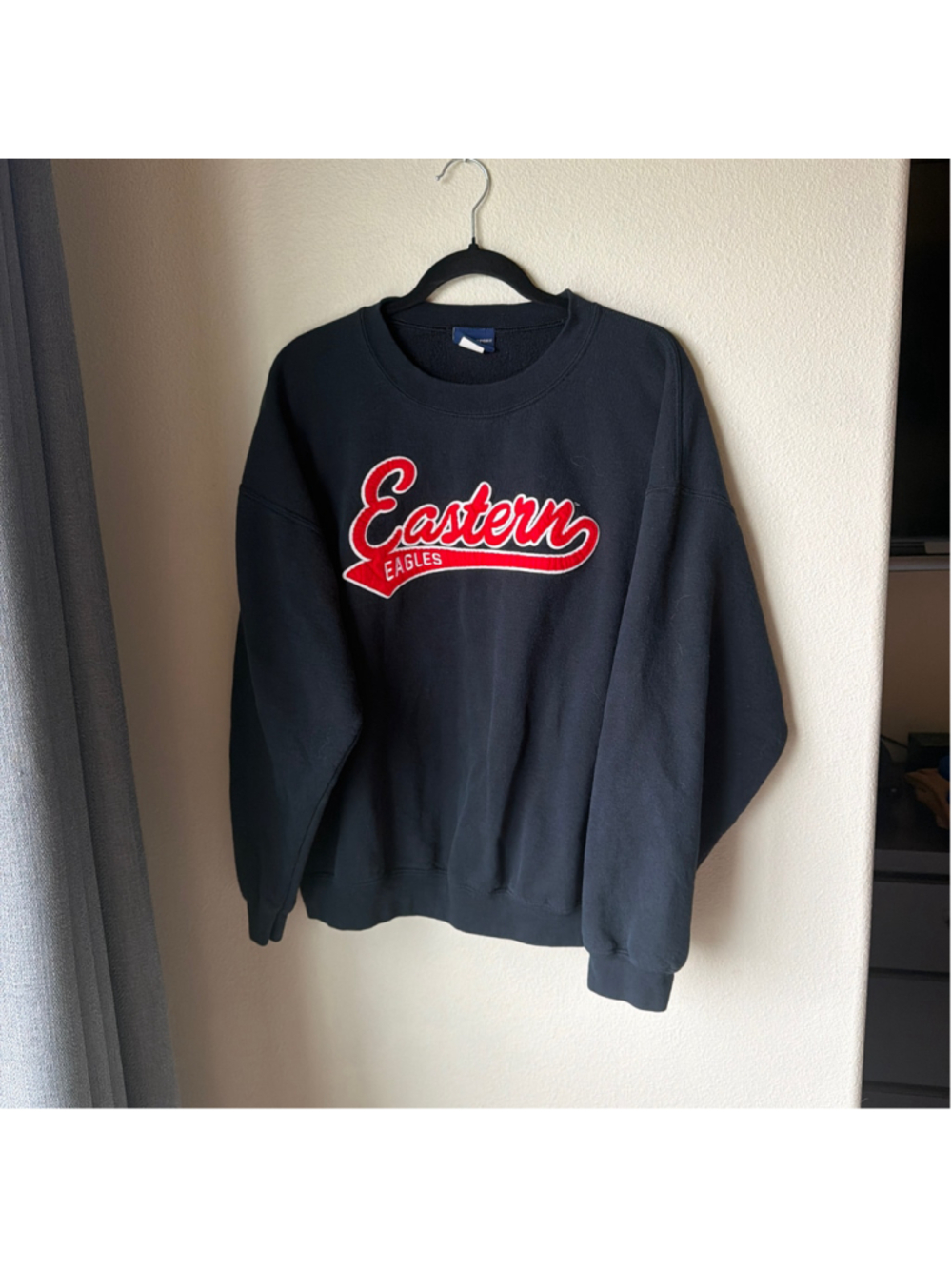 Men's MV Sport Eastern Eagles Sweatshirt Black Red Size XL